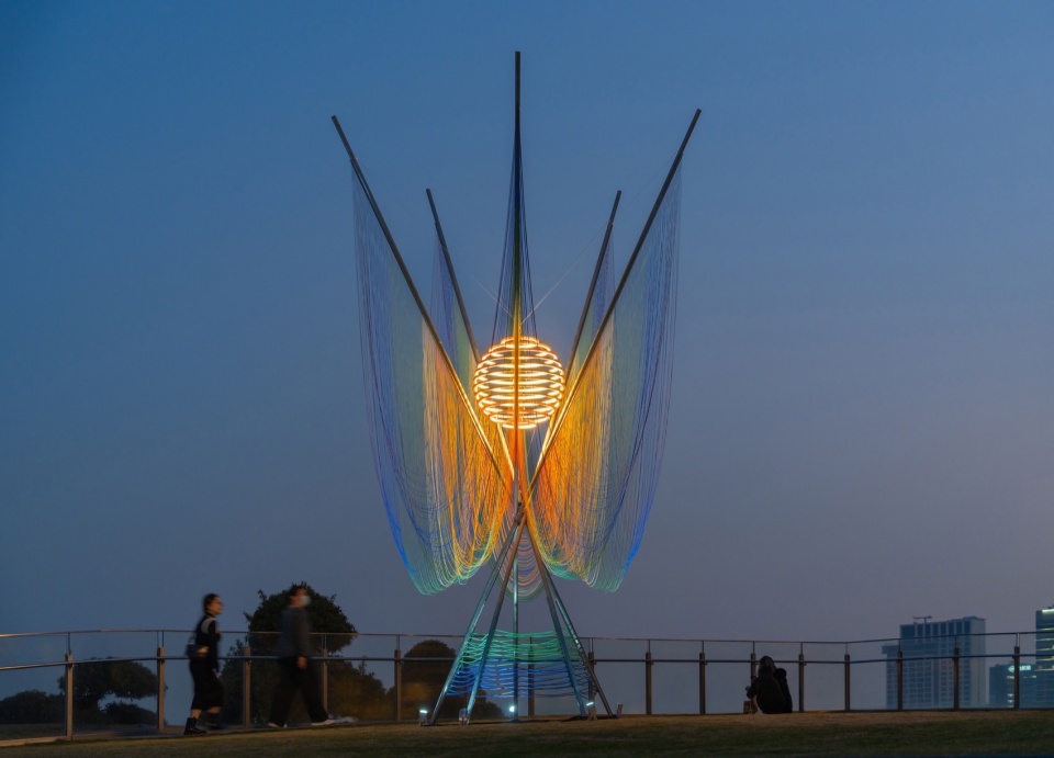 Tide Catcher by Daxing Jizi Design
