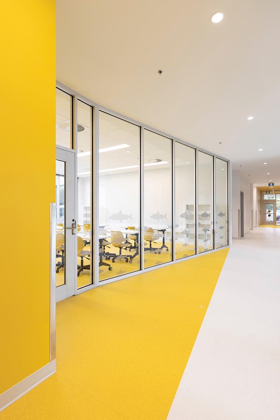 new manawan awacak okiskinohamatowikamikowaw elementary school by ccm2 architectes bb architecture design inc
