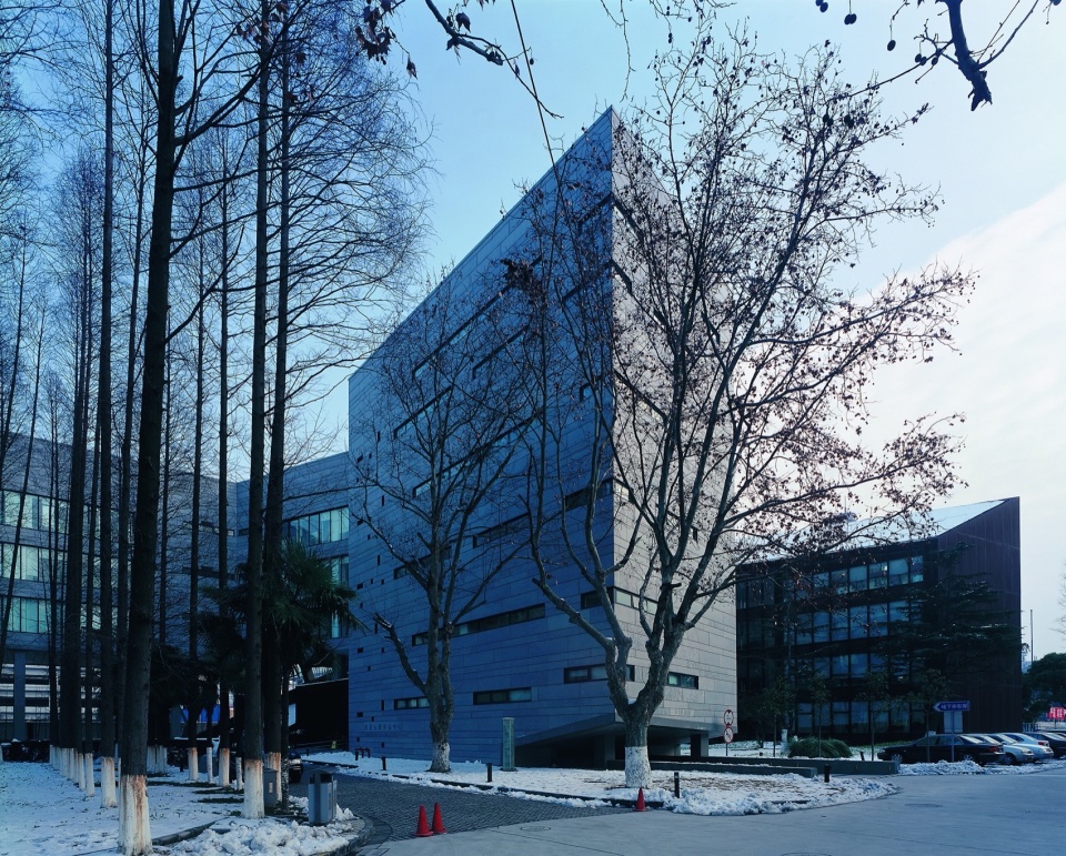 OFFICE FACT Atelier Z plus