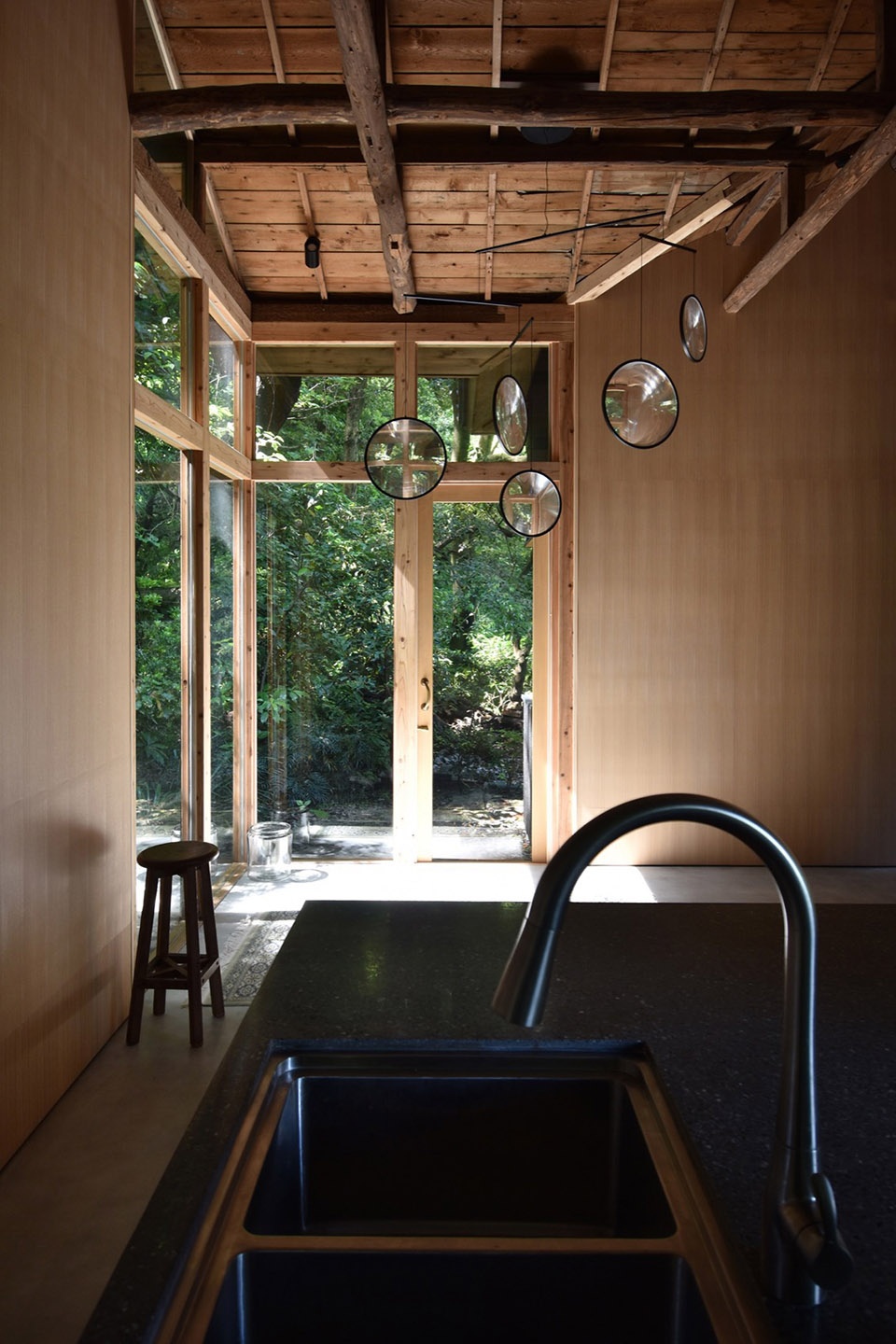 Atelier in Kamakura by YUJI OKITSU