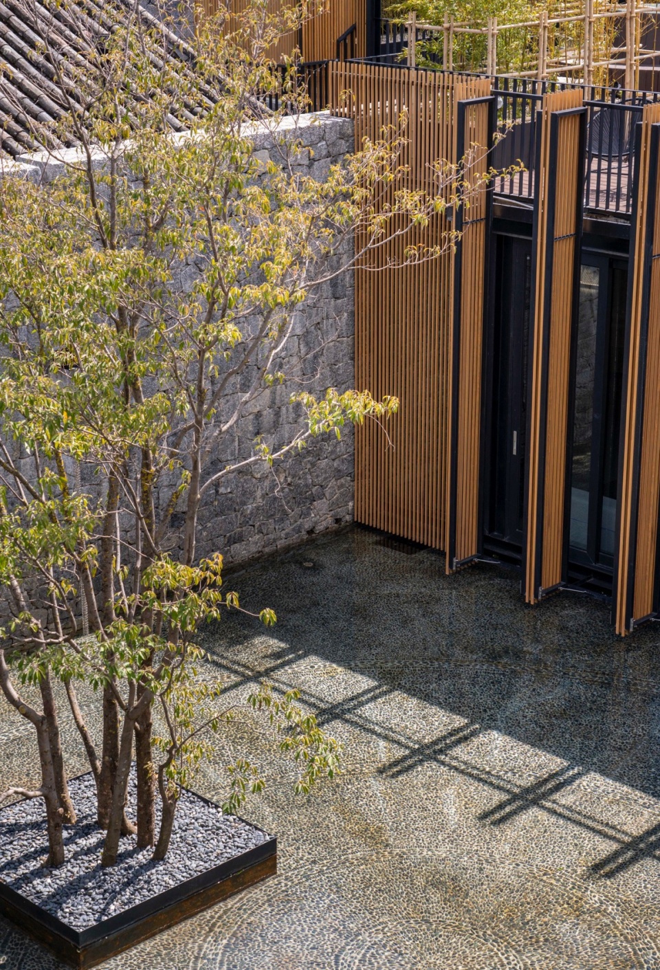 CASA NGULUKO Lijiang by Li Xiaodong Atelier