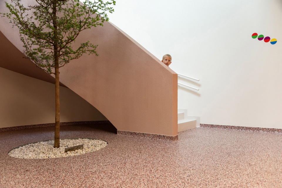 gyongyszem kindergarten by archikon architects