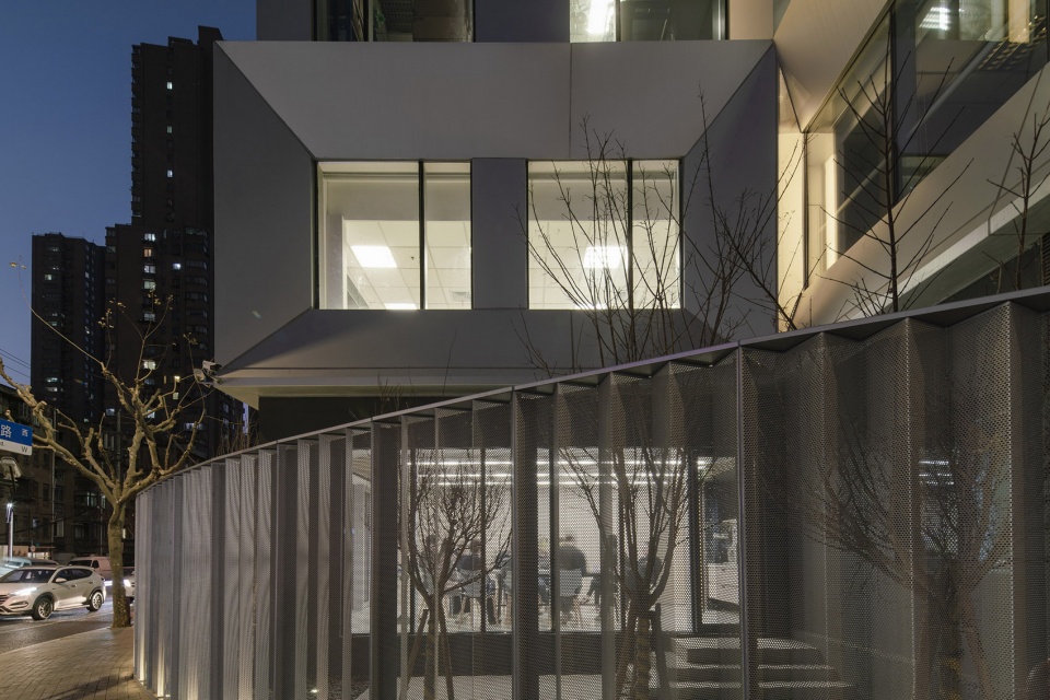 kms technology center by atelier archmixing