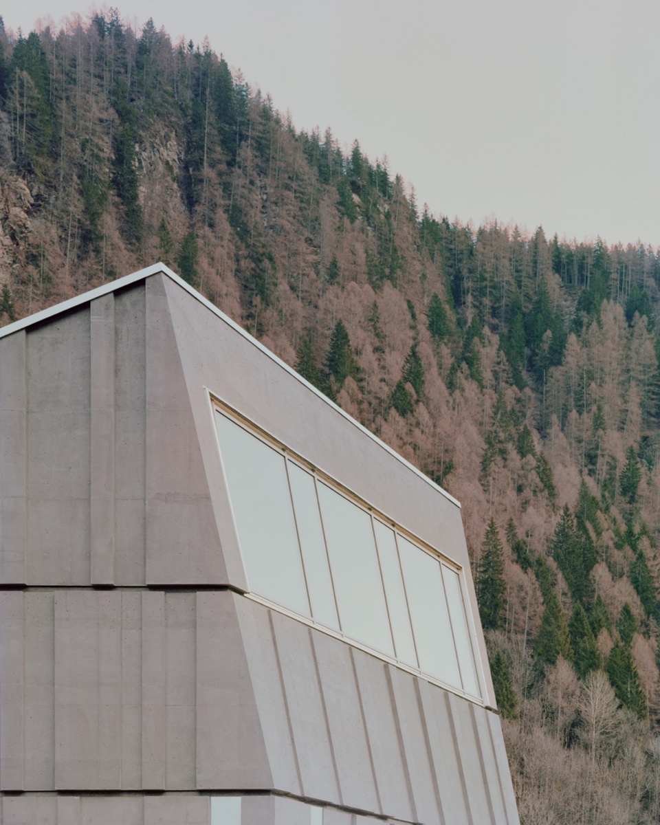 Spluga Climbing Gym by ES arch