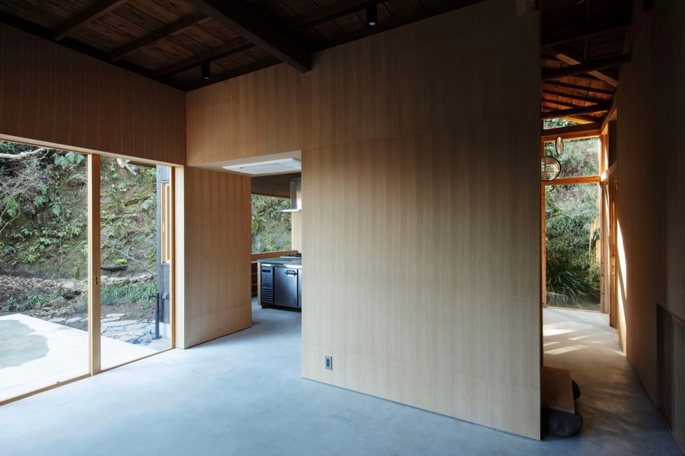 Atelier in Kamakura by YUJI OKITSU