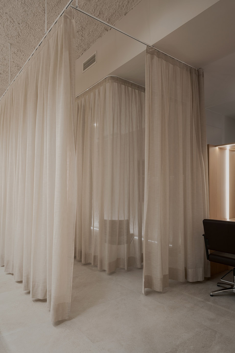 carlos pons beauty center by nan arquitectos