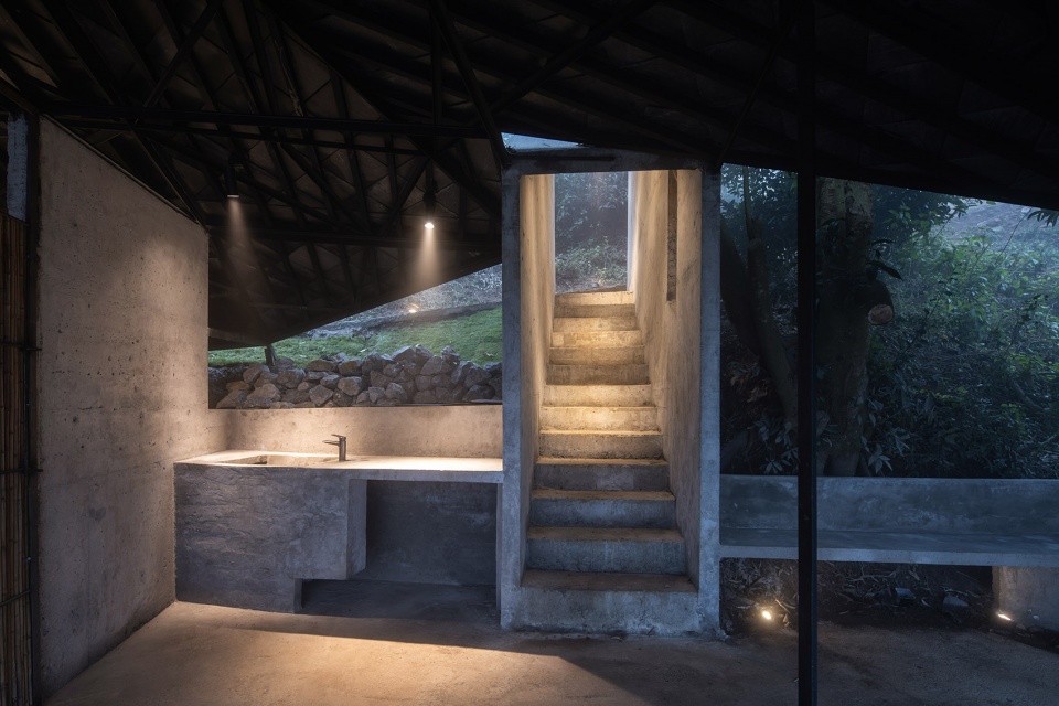 scenic restroom in dali wuliang mountain by kongxiangwei studio