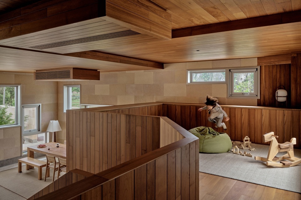 Gong s House by Various Associates
