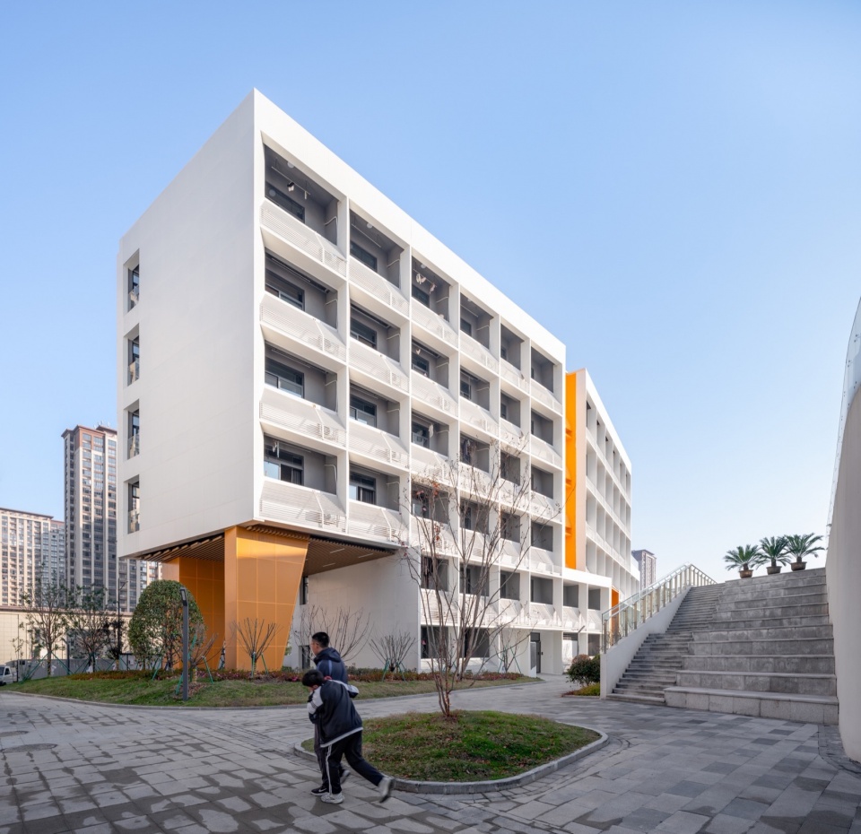 Quzhou No 6 Experimental School by LYCS Architecture Work