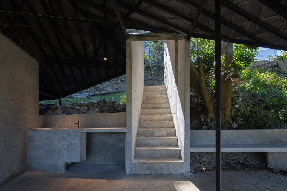 scenic restroom in dali wuliang mountain by kongxiangwei studio