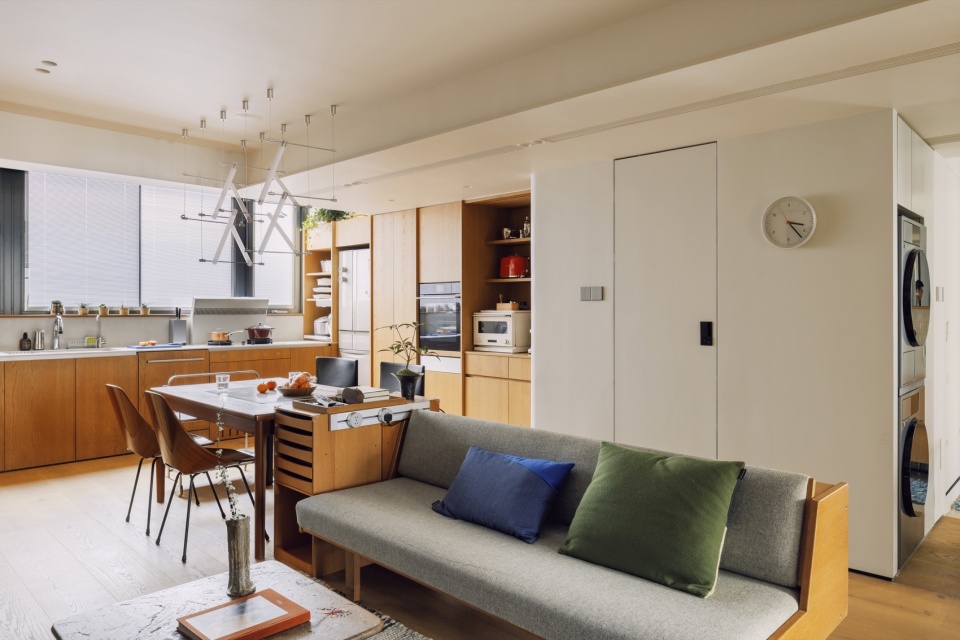 Narratives of Balanced Spaces