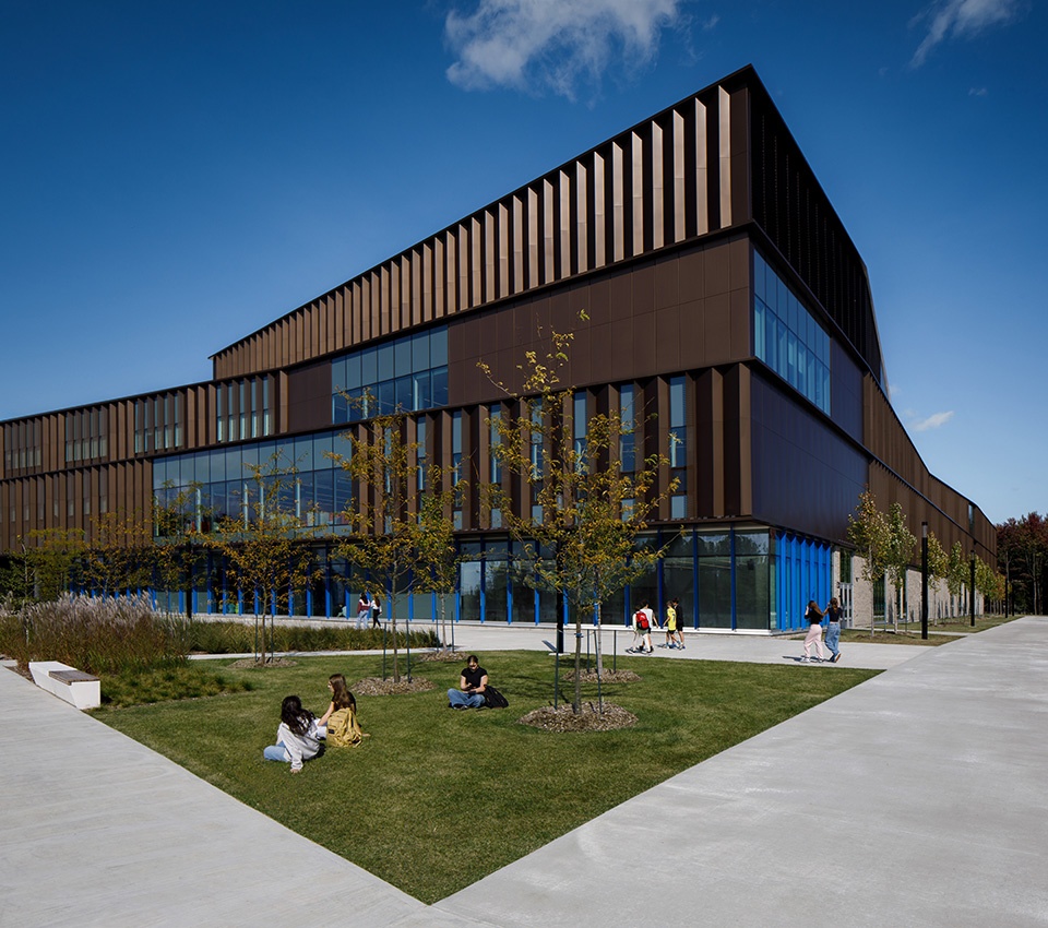 ecole secondaire du bosquet by msdl architectes