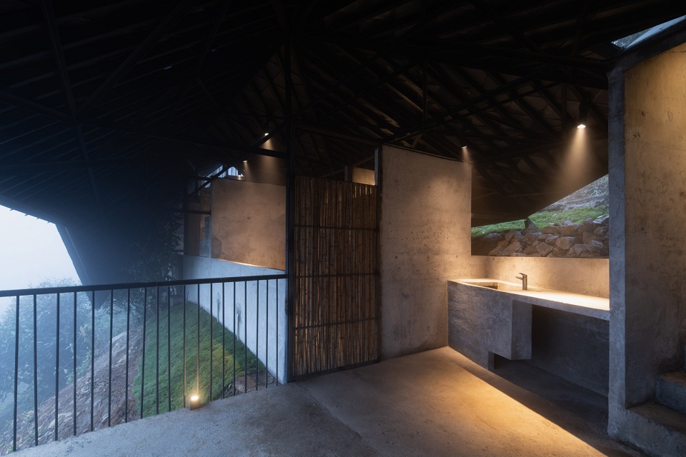 scenic restroom in dali wuliang mountain by kongxiangwei studio