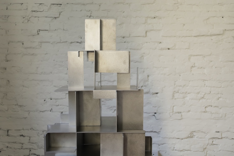 39 3440 unheimlicher Korper uncanny body furniture design group exhibition Shanghai