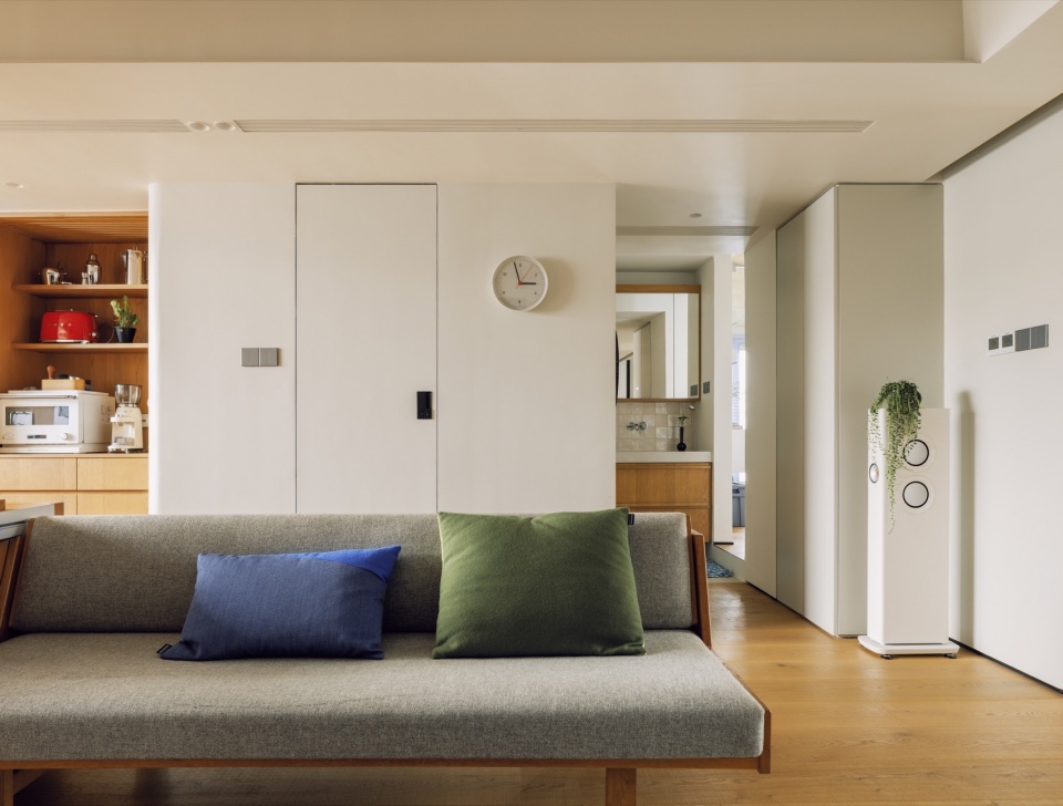 Narratives of Balanced Spaces