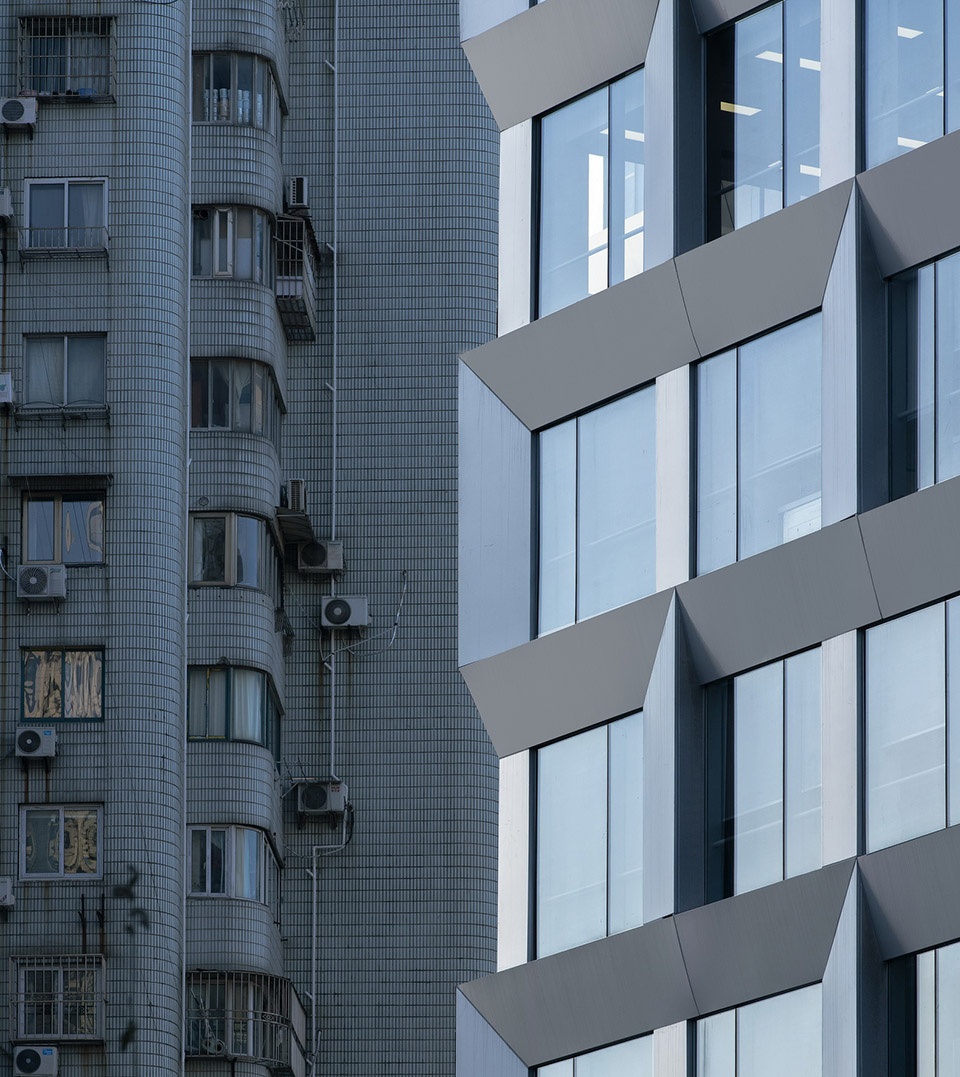 kms technology center by atelier archmixing