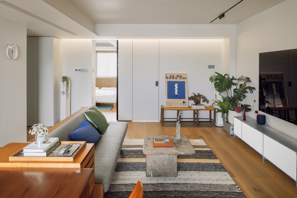 Narratives of Balanced Spaces