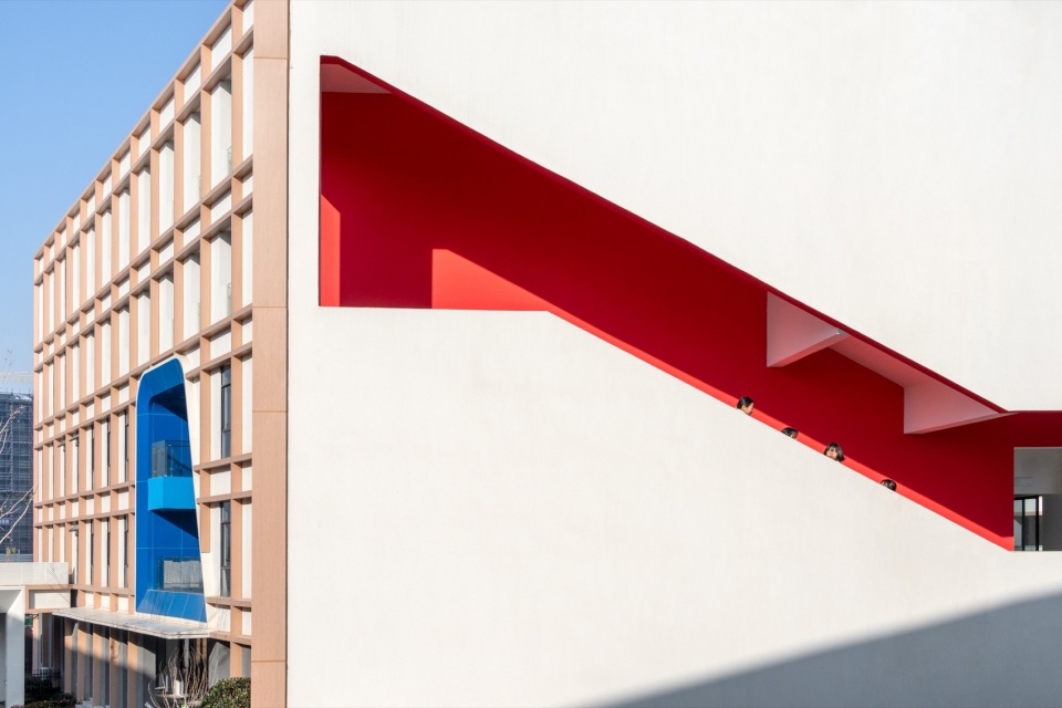 Quzhou No 6 Experimental School by LYCS Architecture Work