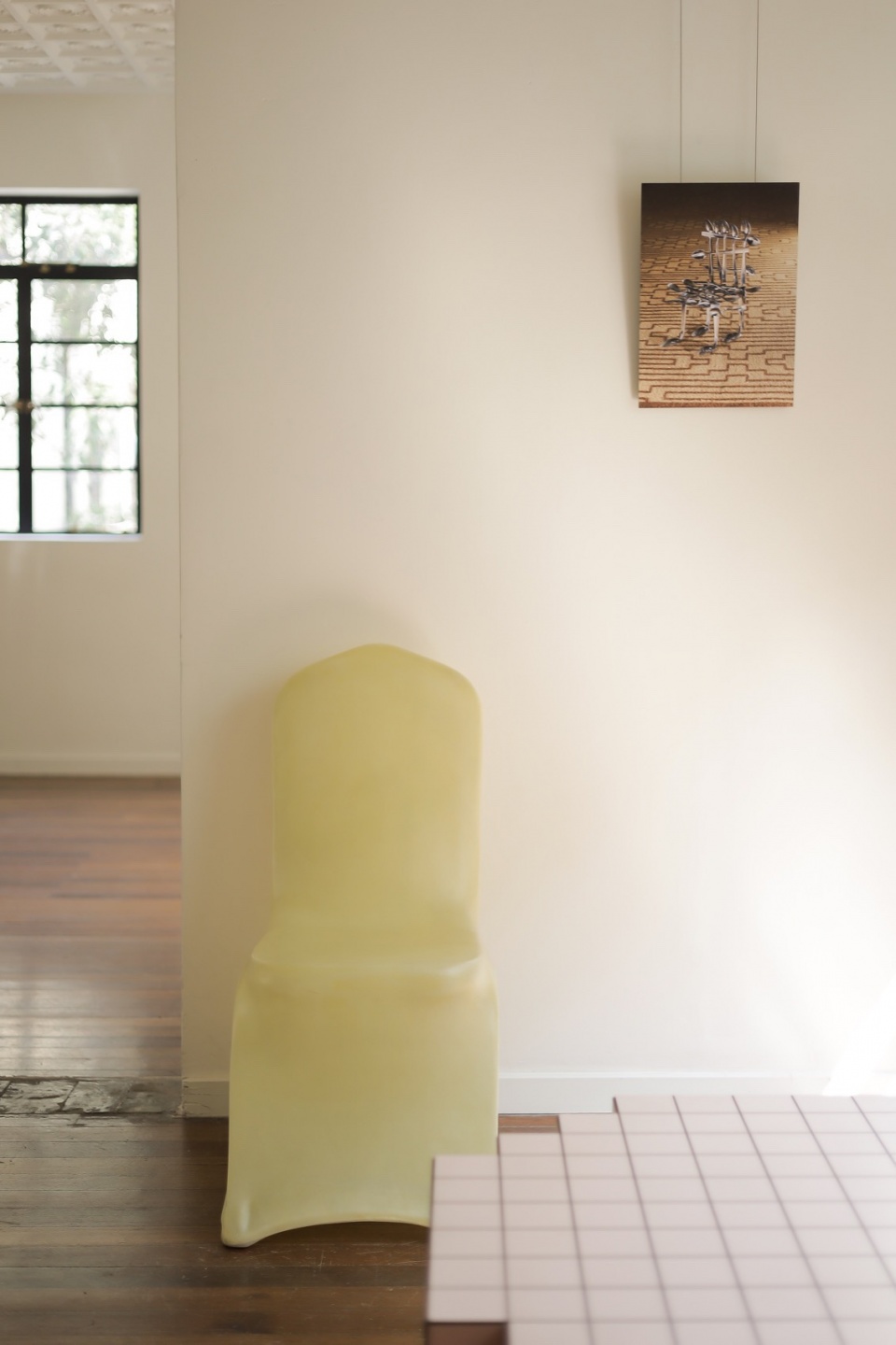 39 3440 unheimlicher Korper uncanny body furniture design group exhibition Shanghai