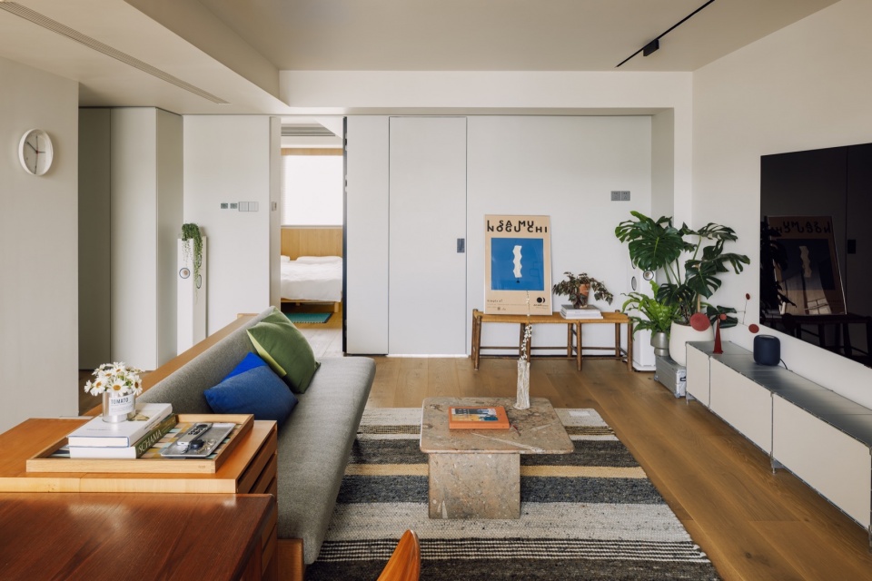 Narratives of Balanced Spaces
