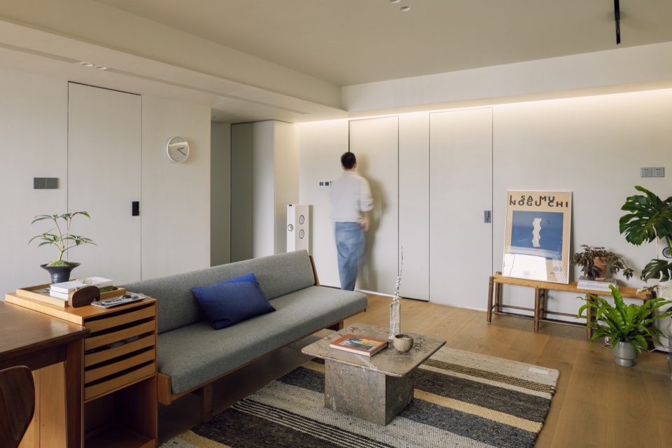 Narratives of Balanced Spaces