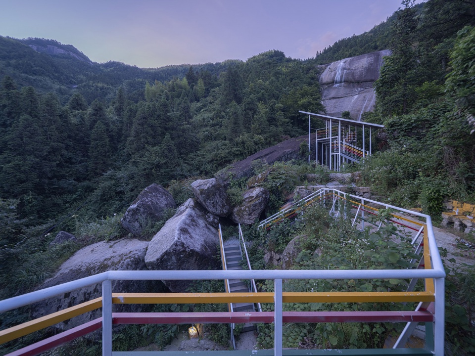 linear steel pavilion group in baishuidong by youtian architects