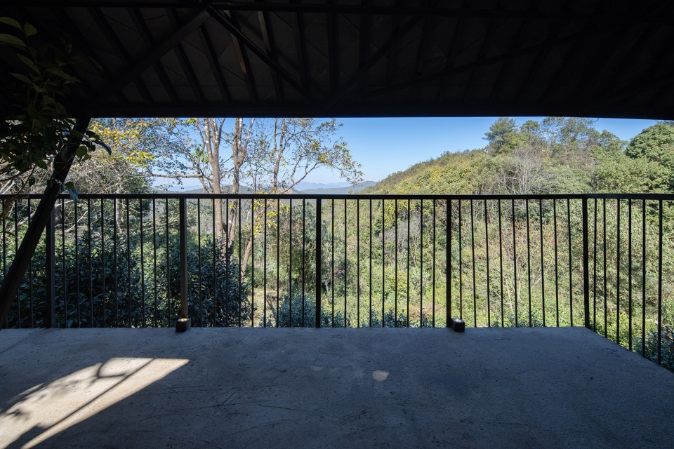 scenic restroom in dali wuliang mountain by kongxiangwei studio