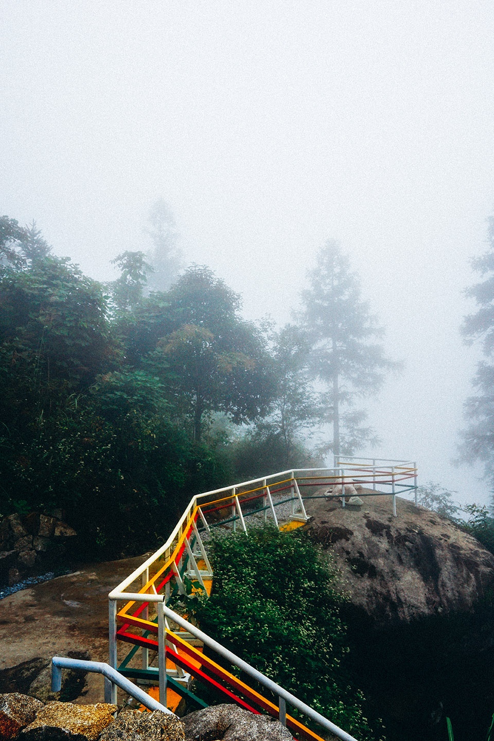 linear steel pavilion group in baishuidong by youtian architects