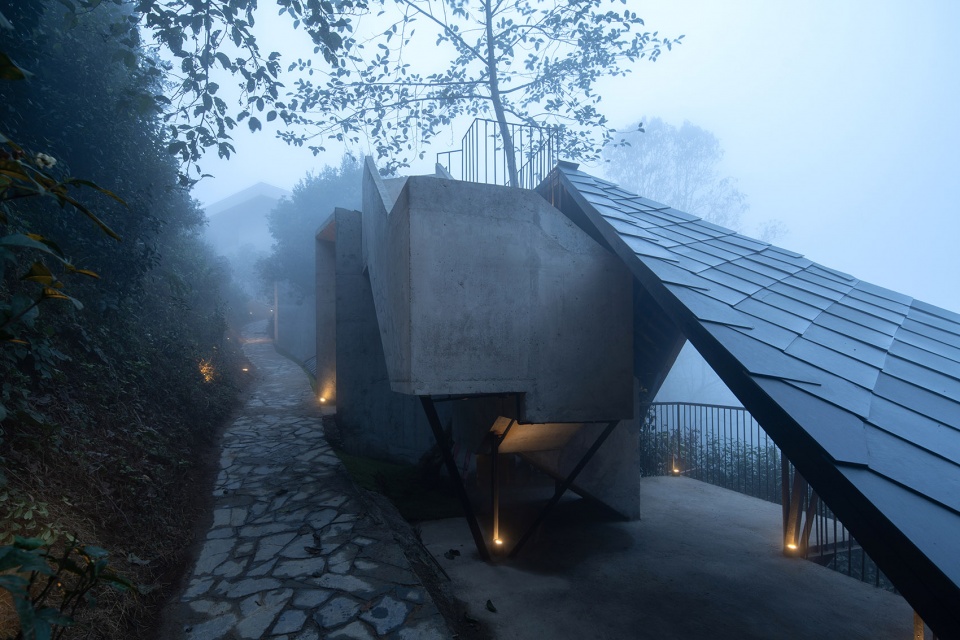 scenic restroom in dali wuliang mountain by kongxiangwei studio