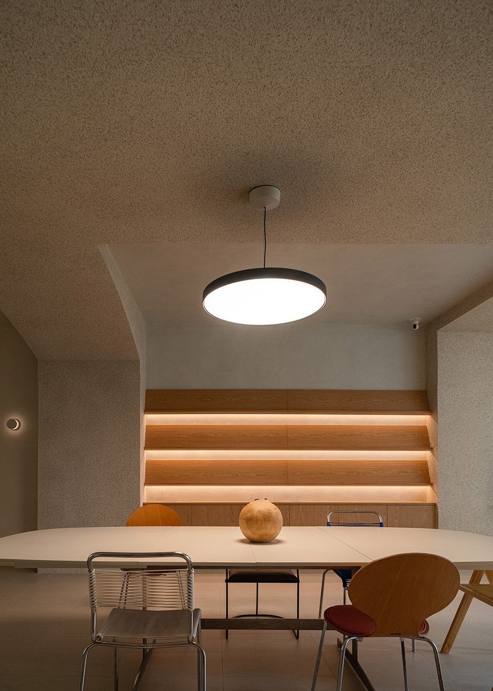 mitr headquarter home studio for dressmaker by phtaa living design
