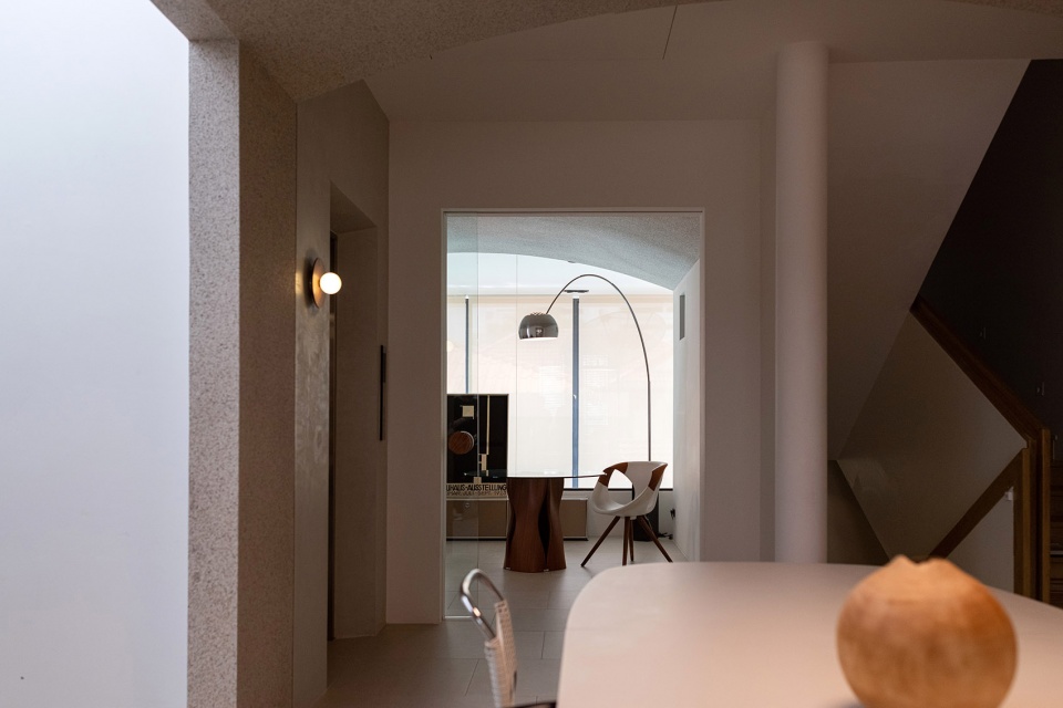 mitr headquarter home studio for dressmaker by phtaa living design
