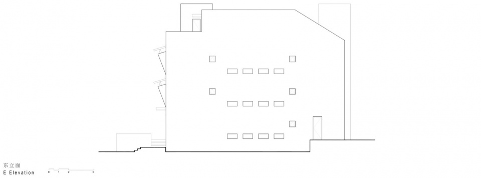 Courtyard House by TEDO