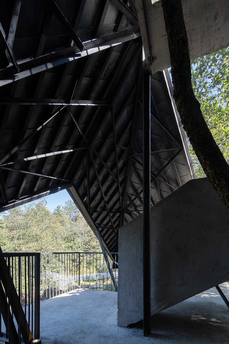 scenic restroom in dali wuliang mountain by kongxiangwei studio