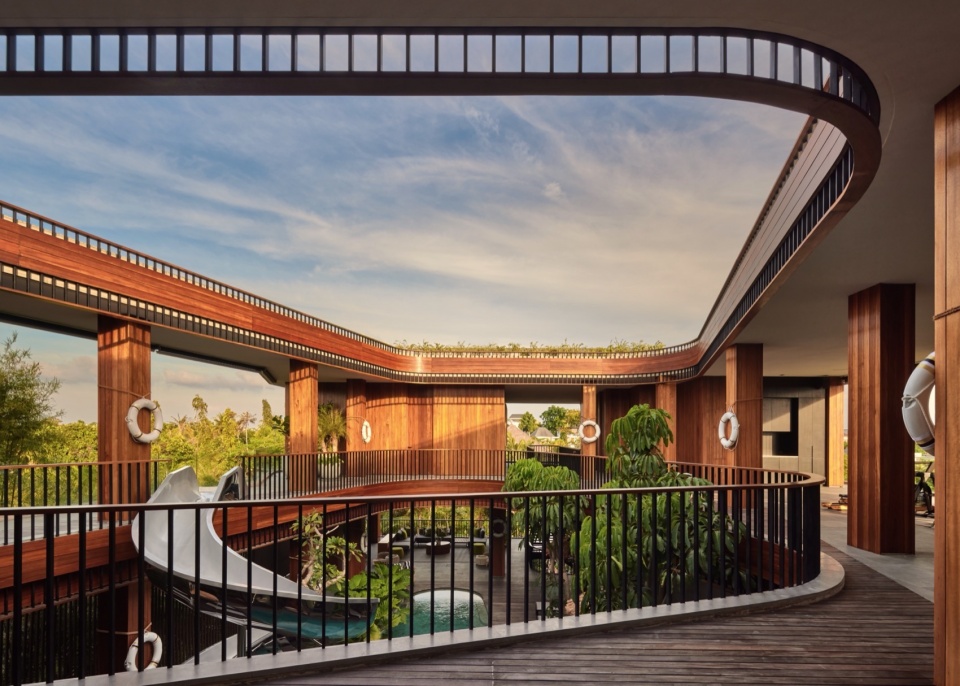 Akashi Residence by Alexis Dornier