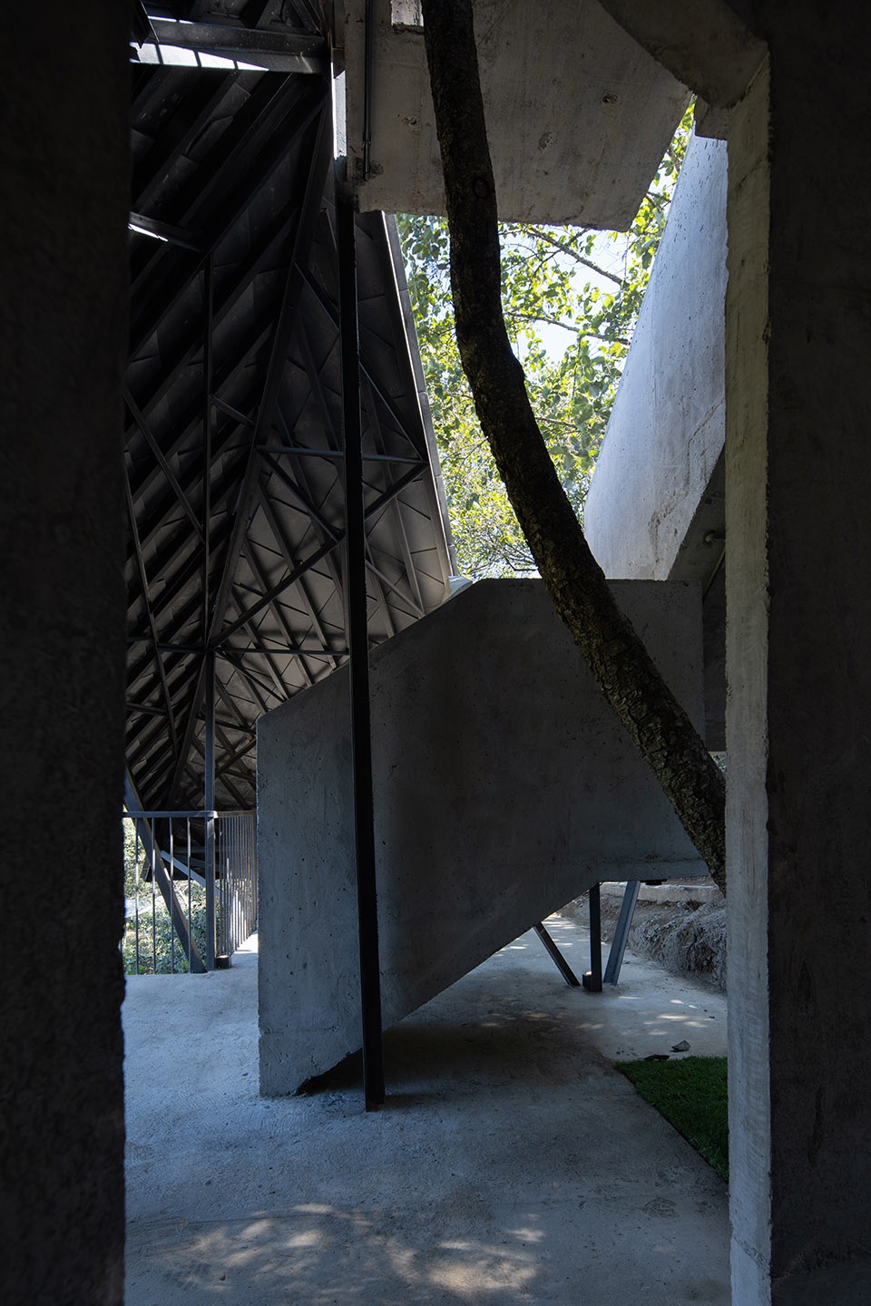 scenic restroom in dali wuliang mountain by kongxiangwei studio