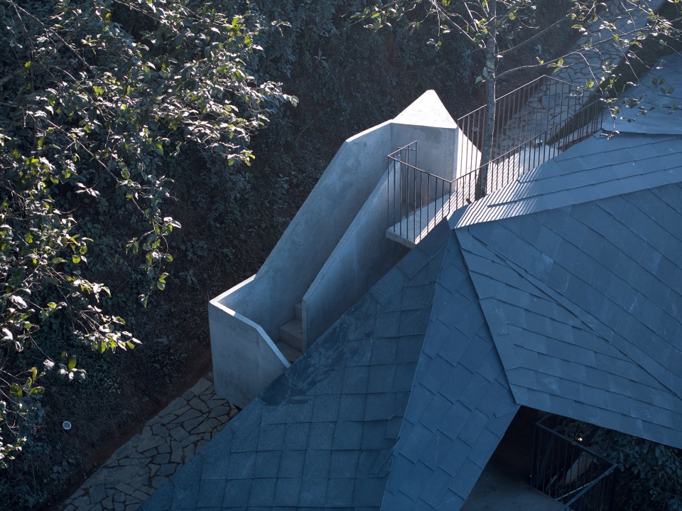 scenic restroom in dali wuliang mountain by kongxiangwei studio