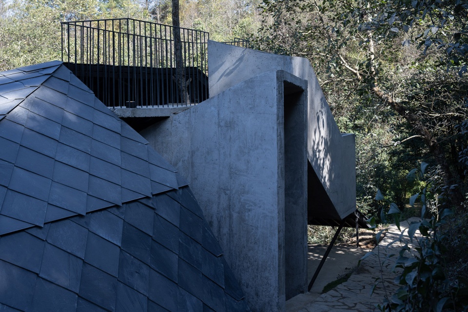 scenic restroom in dali wuliang mountain by kongxiangwei studio
