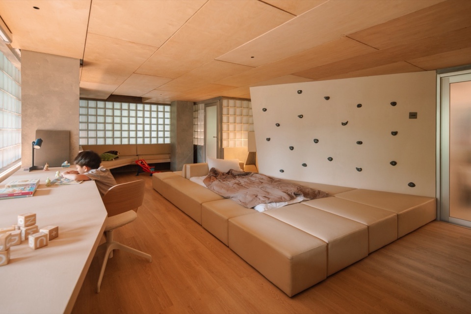 Attic Above Garden by RAD ar