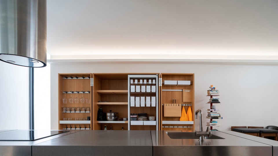 mitr headquarter home studio for dressmaker by phtaa living design