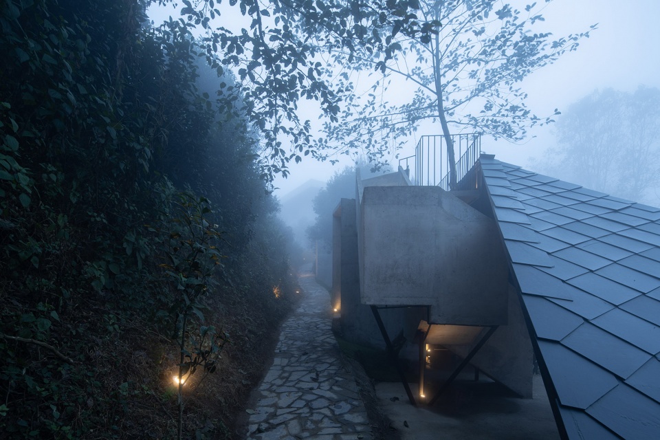 scenic restroom in dali wuliang mountain by kongxiangwei studio