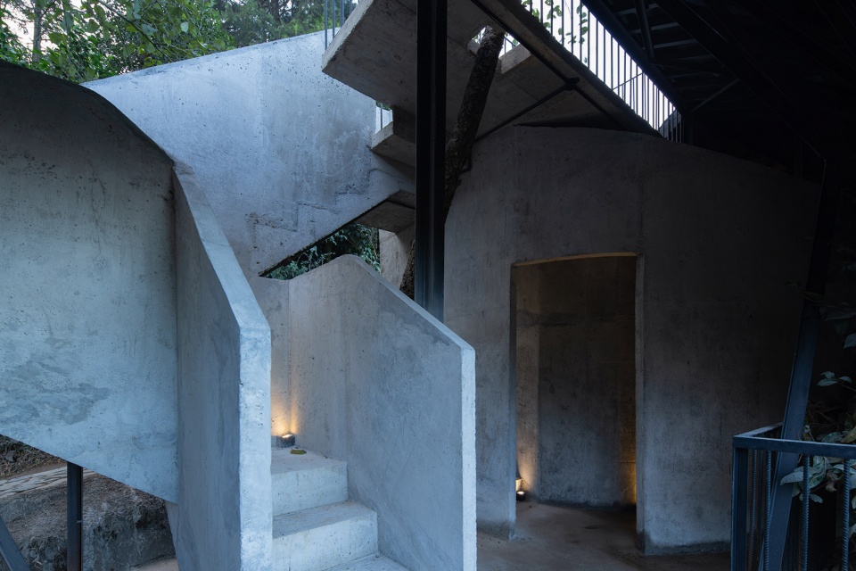 scenic restroom in dali wuliang mountain by kongxiangwei studio
