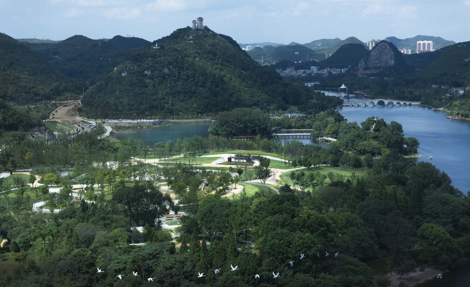 anshun hongshan lake civil park china by la design