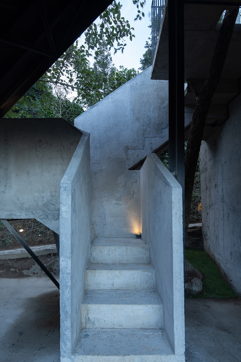 scenic restroom in dali wuliang mountain by kongxiangwei studio