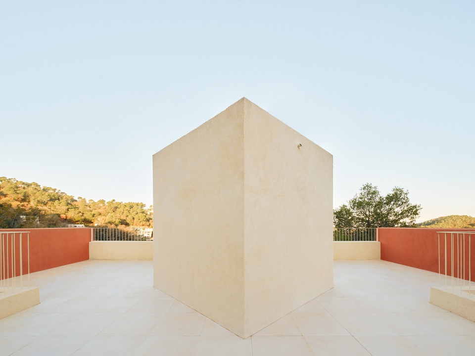 casa magarola by raul sanchez