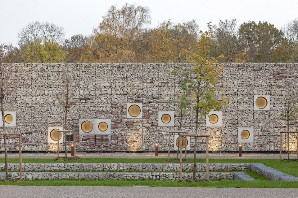 Chessy cultural centre by Opus 5 architectes