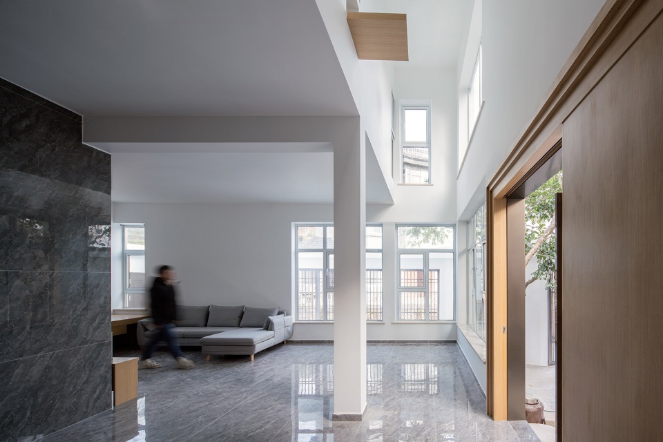 Tiny atrium house RayEmilio studio