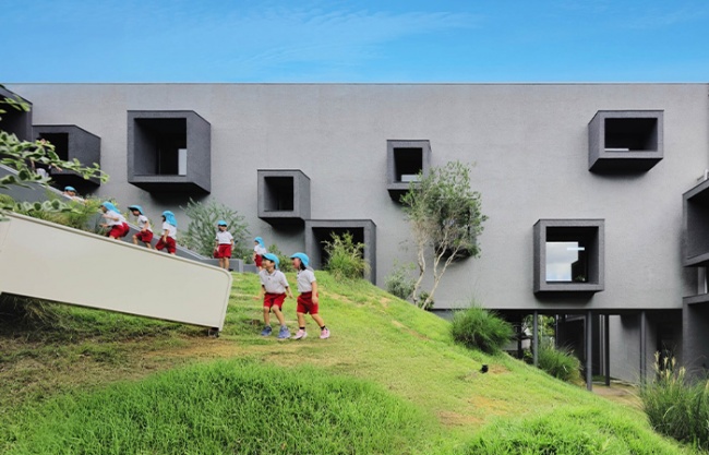 FK幼儿园与日托，日本 / HIBINOSEKKEI + Youji no Shiro + KIDS DESIGN LABO
