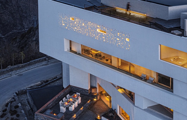 Poodom Deqin Meri Hotel by BUZZ/ Büro Ziyu Zhuang
