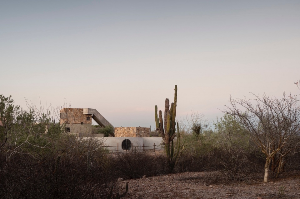 The Casa LaPaz by Ludwig Godefroy Architecture