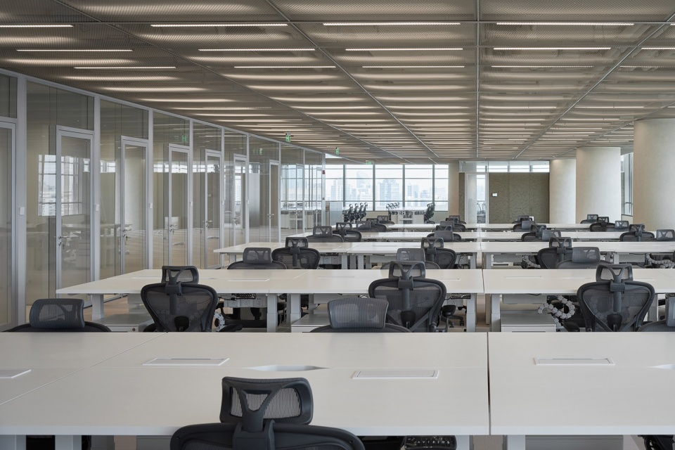 interior design for an asset management company by hcch studio